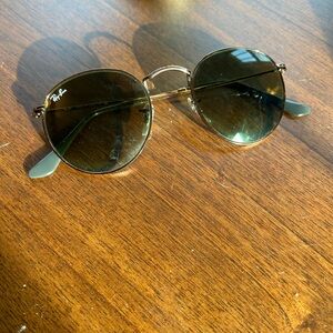 Ray-Ban Classic Black Round Sunglasses